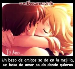 Un beso de amigos se da en la mejilla 😚